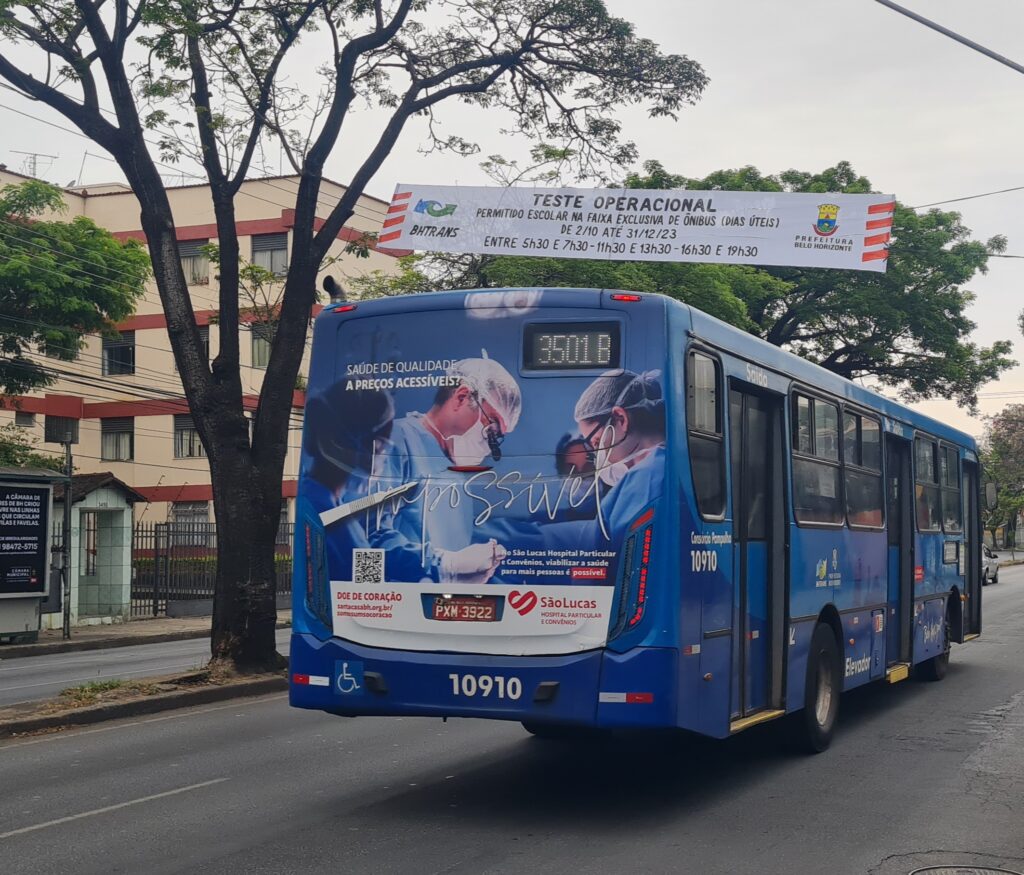 Mestre de estacionamento de ônibus - jogo de quebra -cabeça de ônibus de  desenho