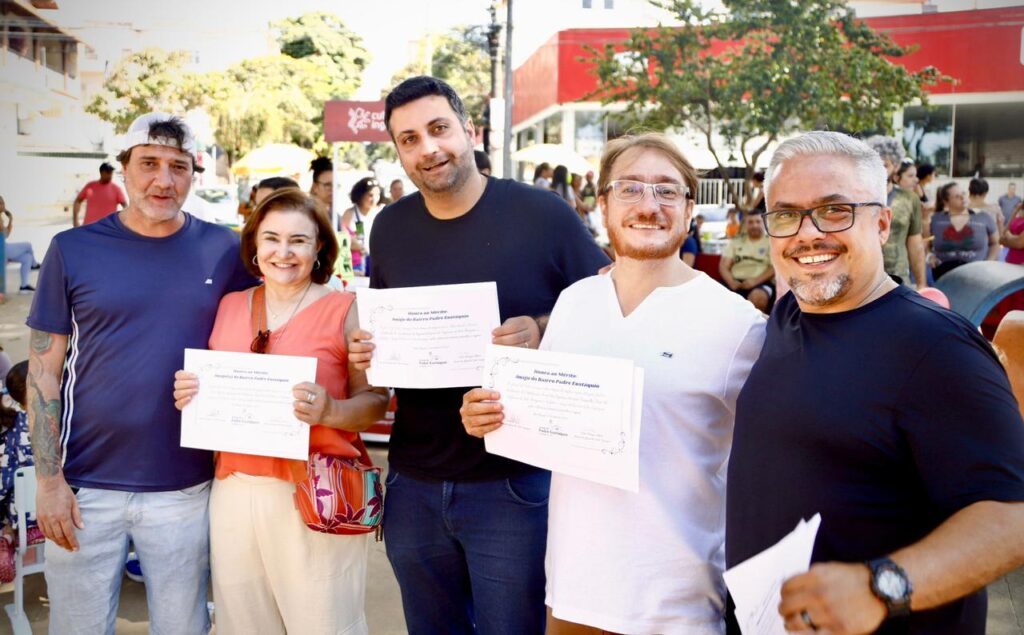 Moradores do Padre Eustáquio homenageiam BHTrans e Regional Noroeste de BH