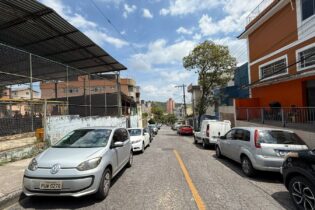 Rua Henrique Gorceix, bairro Caiçaras.